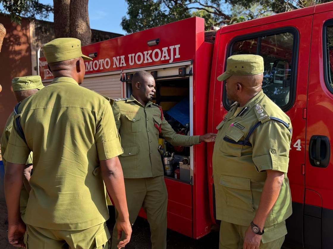 MKUFUNZI MKUU TPS-MOSHI AFANYA ZIARA JESHI LA ZIMAMOTO NA UOKOAJI KILIMANJARO Gallery Image