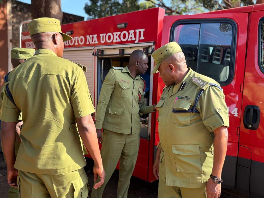 MKUFUNZI MKUU TPS-MOSHI AFANYA ZIARA JESHI LA ZIMAMOTO NA UOKOAJI KILIMANJARO Gallery Image